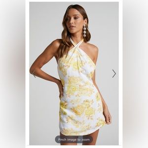 FARAN MINI DRESS - CROSSOVER HALTER BACKLESS DRESS IN YELLOW FLORAL